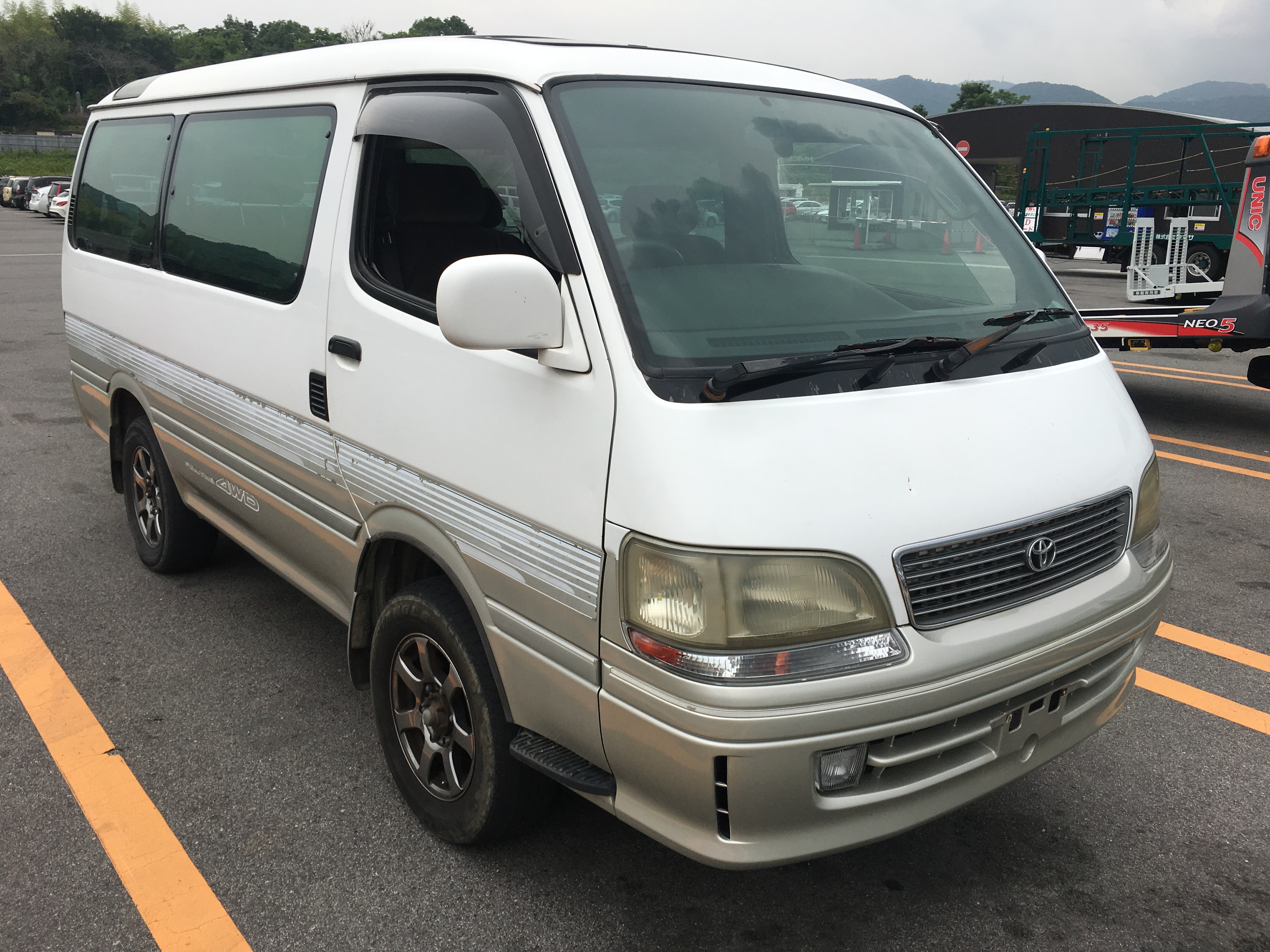 H3年　トヨタ　ハイエース